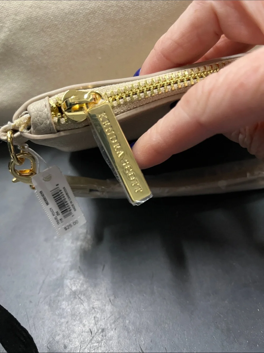 NWT Kendra Scott Taupe Pebbled Faux Leather Wristlet with Gold Accents